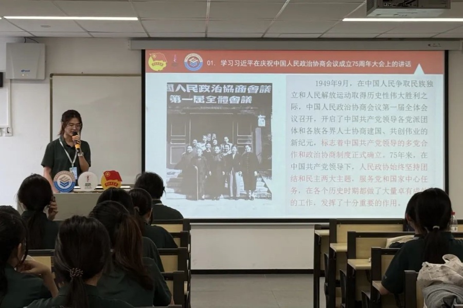 区晓琳领学.jpg