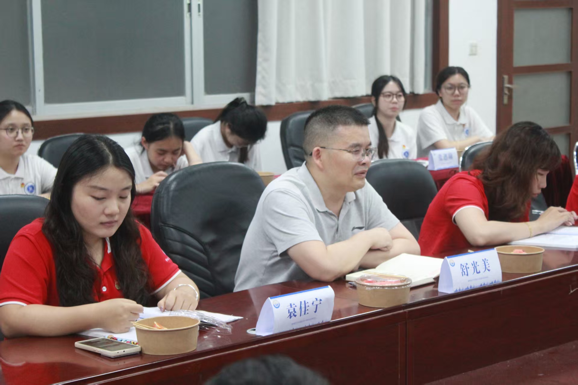 发表致辞.JPG