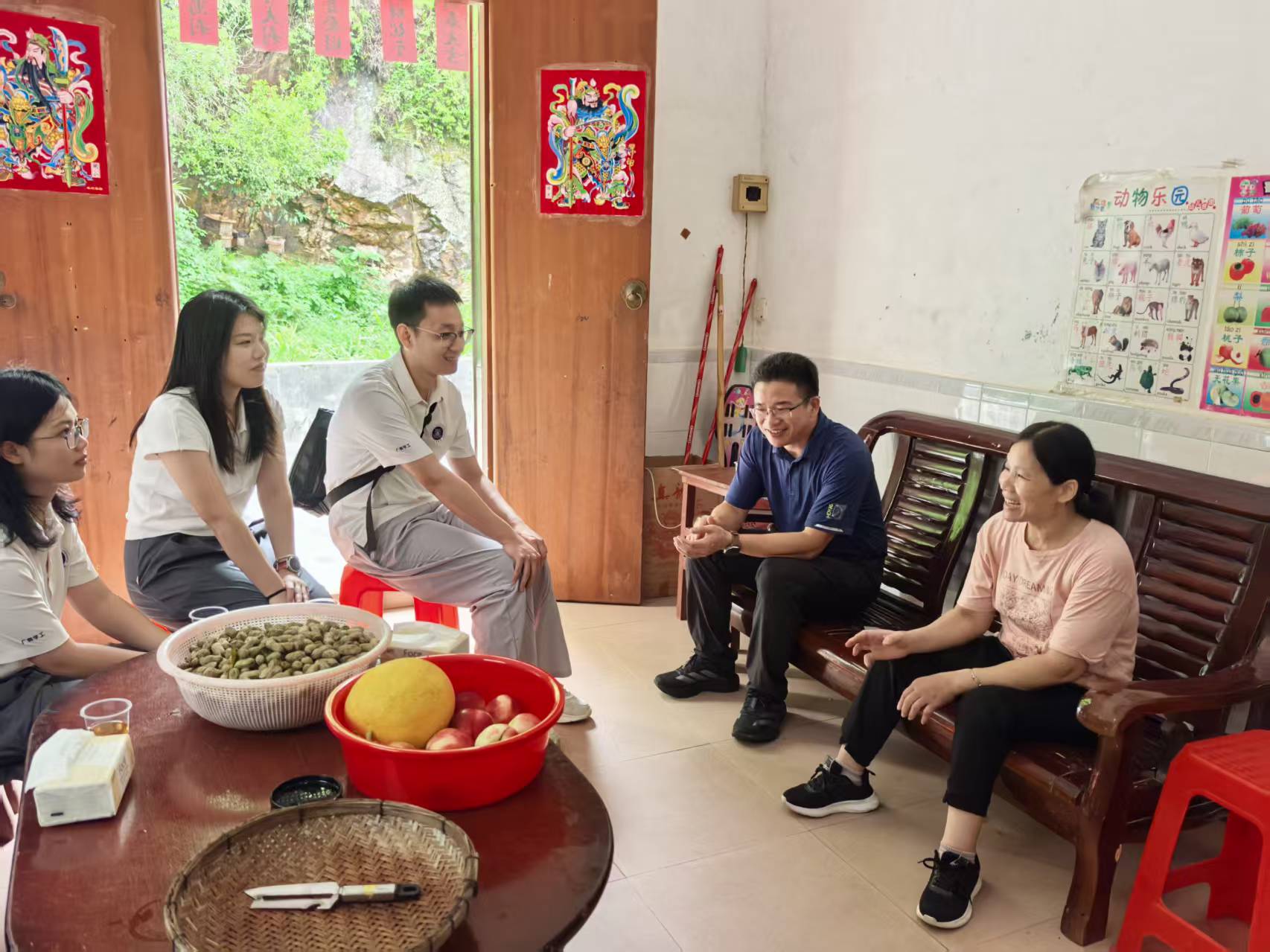 和学生家长交流(二).jpg